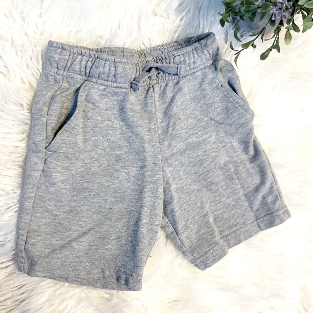 Boys 4T gray shorts
